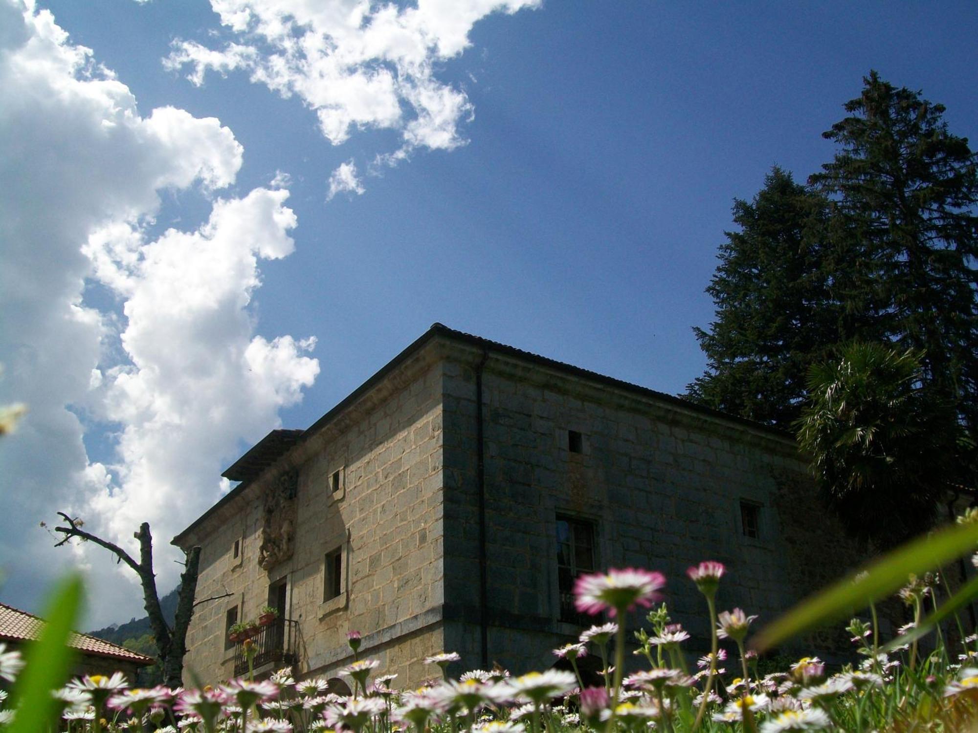 Casona Valle De Soba Regules Exterior photo