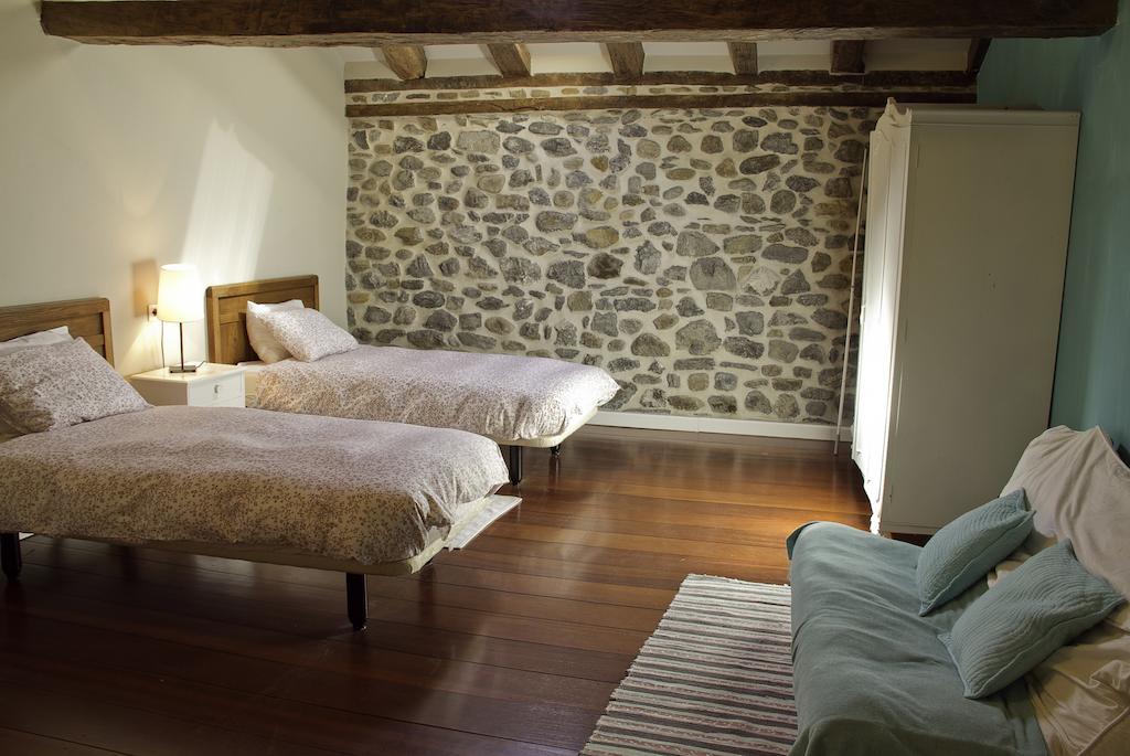 Casona Valle De Soba Regules Exterior photo